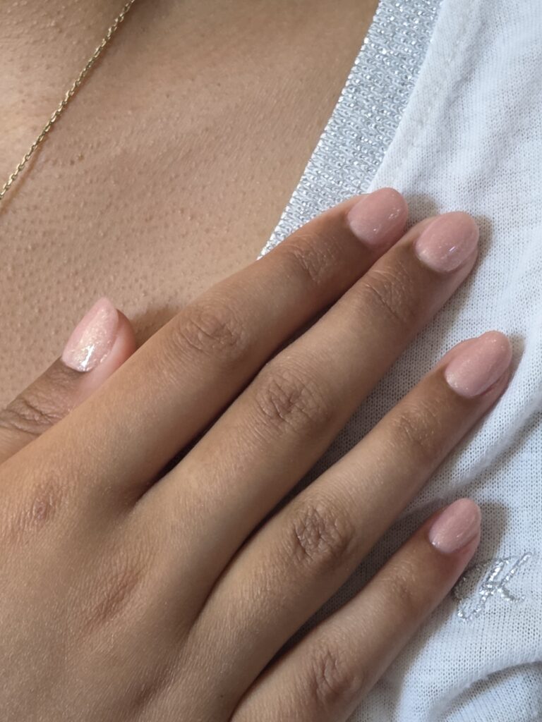 vernis semi permanent nude pailleté